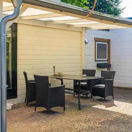 Holiday home Merel Hulshorst